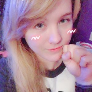 Meet your Posher, Caroline